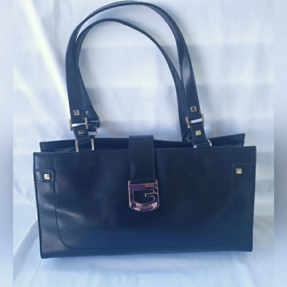 Y2K Black Guess Handbag!!